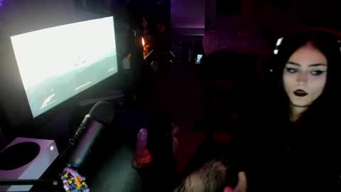 Snapshot of itsblazeybaby chatting on July 27, 3:24 am Chas online show from July 27, 3:24 am