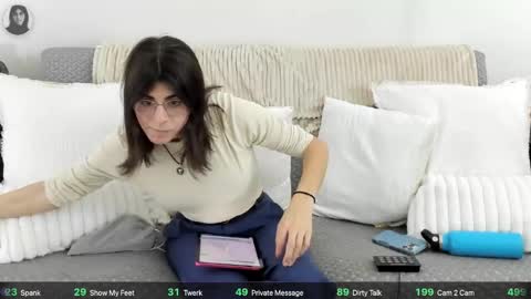 itschloelaurent online show from May 12, 7:22 pm