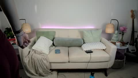 itschloelaurent online show from June 3, 10:04 pm