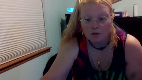 Itsglitchh222 online show from September 22, 6:04 am