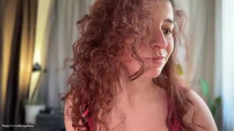 Snapshot of itsheyness chatting on April 6, 7:53 am itsheyness online show from April 6, 7:53 am