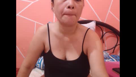 Snapshot of itsme_kitty chatting on March 11, 12:16 am Kitty online show from March 11, 12:16 am