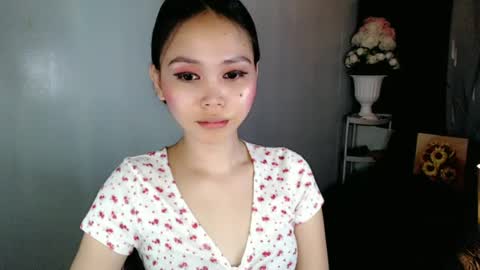 Snapshot of itsme_liza chatting on June 25, 6:18 am itsme_liza online show from June 25, 6:18 am