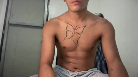 itsme_urboy online show from June 15, 5:31 am