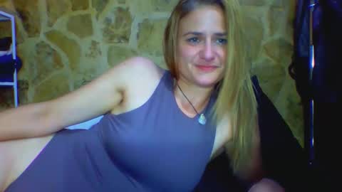 itsmekrissy online show from March 17, 12:37 am