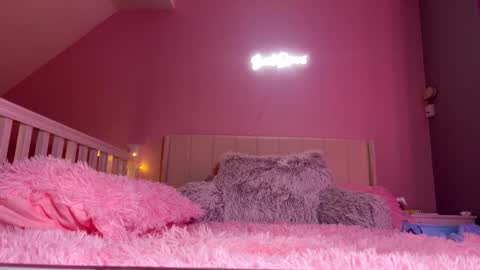 Lola online show from February 1, 5:26 pm