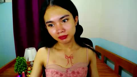 itsmeloveypinay online show from November 8, 4:40 pm