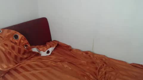 Snapshot of itsmetweety chatting on January 12, 10:45 am Vena online show from January 12, 10:45 am