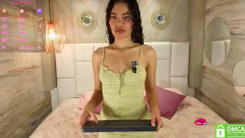 Snapshot of itsnaomy chatting on December 17, 11:38 am Naomy online show from December 17, 11:38 am