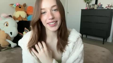 Snapshot of itssheababy chatting on March 28, 2:16 pm Shea online show from March 28, 2:16 pm