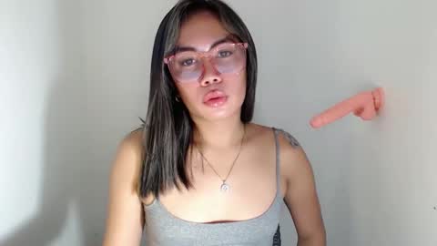 Snapshot of itsurgil_kloeh chatting on November 16, 10:54 am itsurgil_kloeh online show from November 16, 10:54 am