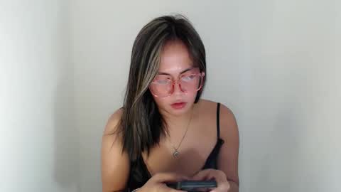 Snapshot of itsurgil_kloeh chatting on November 17, 7:03 am itsurgil_kloeh online show from November 17, 7:03 am