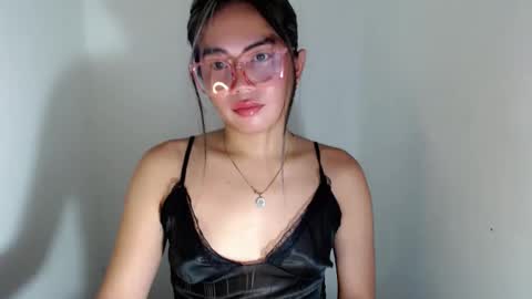 Snapshot of itsurgil_kloeh chatting on November 20, 3:56 pm itsurgil_kloeh online show from November 20, 3:56 pm