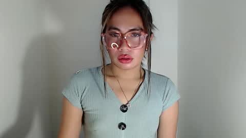 Snapshot of itsurgil_kloeh chatting on November 25, 3:06 am itsurgil_kloeh online show from November 25, 3:06 am