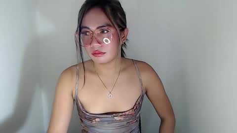 Snapshot of itsurgil_kloeh chatting on November 25, 4:51 pm itsurgil_kloeh online show from November 25, 4:51 pm