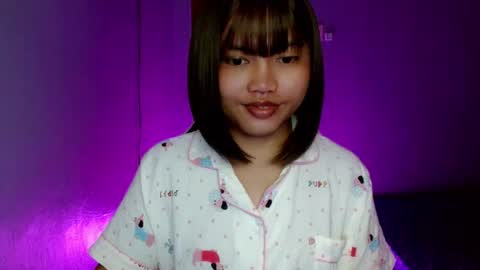 itsyourbabe_aiah online show from August 9, 8:08 am