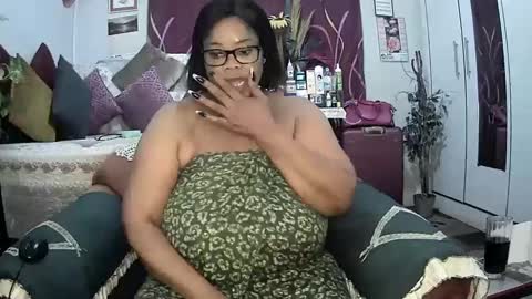 itumeleng74 online show from February 27, 7:37 pm