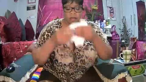 itumeleng74 online show from September 28, 5:35 am