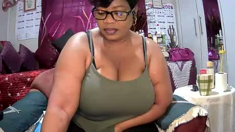 itumeleng74 online show from July 15, 6:18 am