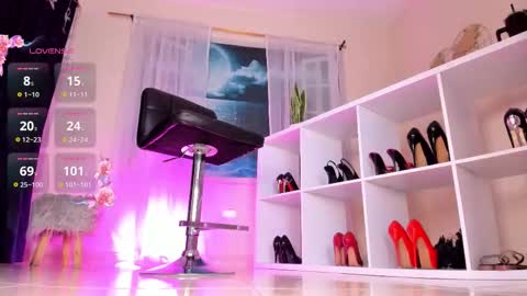 Snapshot of itzel__ chatting on November 18, 1:15 pm Call me Itzel online show from November 18, 1:15 pm