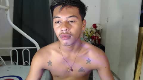 Snapshot of itzme_jhonfred chatting on March 3, 12:22 pm Jhonfred online show from March 3, 12:22 pm