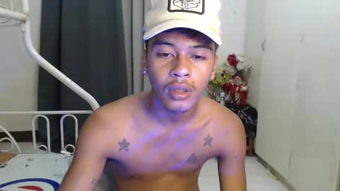 Snapshot of itzme_jhonfred chatting on March 4, 4:35 pm Jhonfred online show from March 4, 4:35 pm