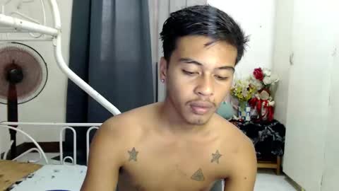 Snapshot of itzme_jhonfred chatting on March 6, 7:05 am Jhonfred online show from March 6, 7:05 am