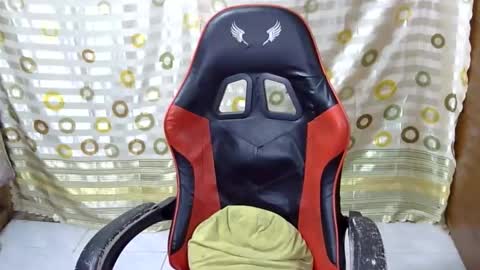 Snapshot of itzme_john chatting on March 19, 12:03 am itzme_john online show from March 19, 12:03 am