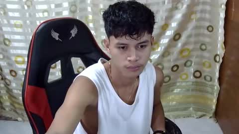 Snapshot of itzme_john chatting on March 24, 2:38 am itzme_john online show from March 24, 2:38 am