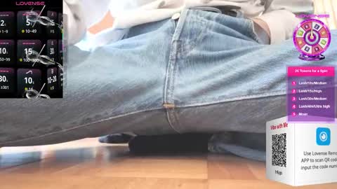 Snapshot of iuuuf2 chatting on March 17, 12:30 pm Iuuuf2 or Samel online show from March 17, 12:30 pm