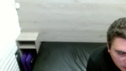 Snapshot of ivan_sexyx chatting on December 18, 5:04 am Ivan M online show from December 18, 5:04 am