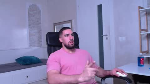 Snapshot of ivanhydee chatting on September 13, 4:34 am IvanHydee online show from September 13, 4:34 am