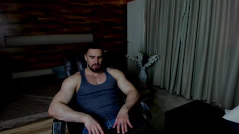 Snapshot of ivanhydee chatting on April 15, 4:41 am IvanHydee online show from April 15, 4:41 am