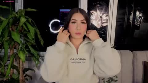 Snapshot of ivanna_west chatting on October 8, 10:13 am Ivanna West online show from October 8, 10:13 am