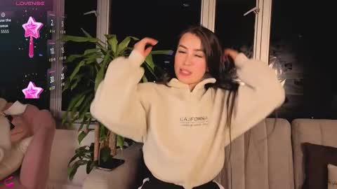 Snapshot of ivanna_west chatting on November 4, 10:03 am Ivanna West online show from November 4, 10:03 am