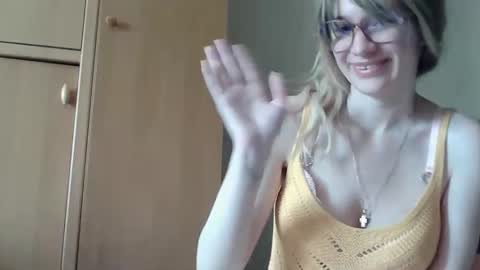 Snapshot of ivetta911 chatting on March 28, 12:16 pm ivetta911 online show from March 28, 12:16 pm