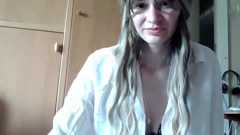 Snapshot of ivetta911 chatting on June 9, 10:16 am ivetta911 online show from June 9, 10:16 am