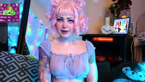 Snapshot of ivey_and_james chatting on January 15, 10:46 pm Ivey and James online show from January 15, 10:46 pm