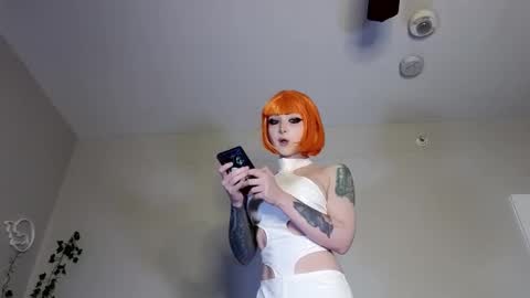 Snapshot of ivey_strigoi chatting on February 11, 9:09 pm Ivey and James online show from February 11, 9:09 pm