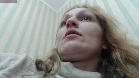 Snapshot of ivi_kiwi chatting on January 27, 8:28 pm Masha online show from January 27, 8:28 pm