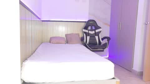 Snapshot of ivone_rose_ chatting on October 12, 12:37 pm Ivon online show from October 12, 12:37 pm