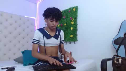 Snapshot of ivone_rose_ chatting on October 19, 12:39 pm Ivon online show from October 19, 12:39 pm