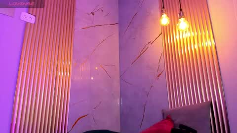 Snapshot of ivone_rose_ chatting on November 18, 12:20 pm Ivon online show from November 18, 12:20 pm