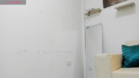 Snapshot of ivone_rose_ chatting on November 25, 12:05 pm Ivon online show from November 25, 12:05 pm