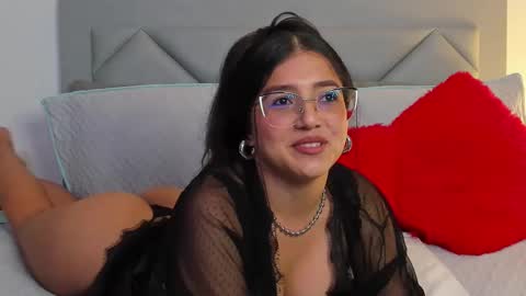 Ivonne Lennox online show from February 25, 7:58 pm