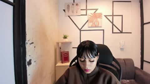 ivonneprince online show from September 19, 12:28 pm