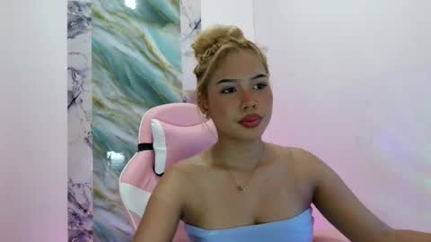 ivory_babe online show from August 2, 7:07 am