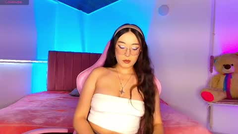       online show from June 9, 12:06 pm