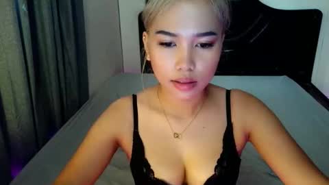 Snapshot of ivory_whore chatting on March 11, 8:20 am ivory_whore online show from March 11, 8:20 am