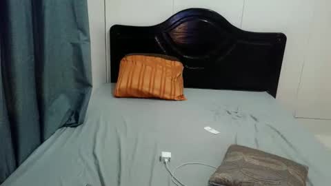 Snapshot of ivory_whore chatting on March 23, 7:18 pm ivory_whore online show from March 23, 7:18 pm